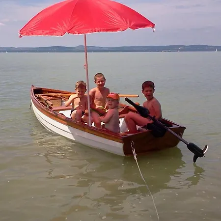 Csalad-barat * Balatonlelle